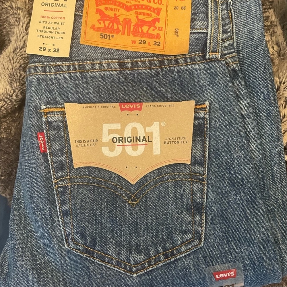 Levi 501 straight leg button fly jeans Size 29 x 32